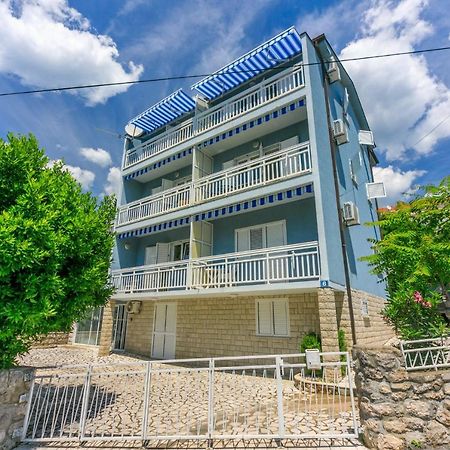 Podvezanec Appartement Dramalj Buitenkant foto