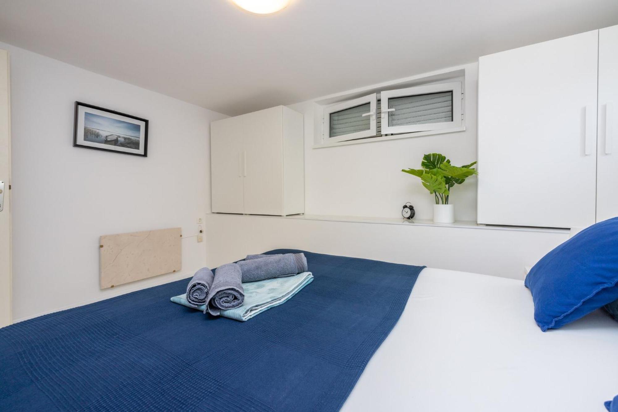 Podvezanec Appartement Dramalj Buitenkant foto