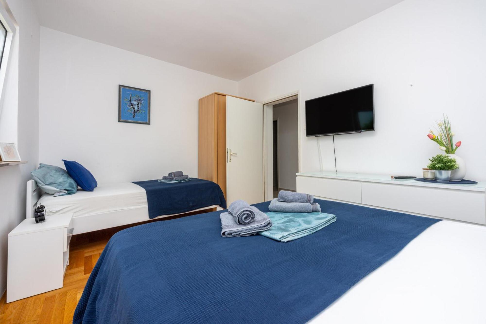 Podvezanec Appartement Dramalj Buitenkant foto