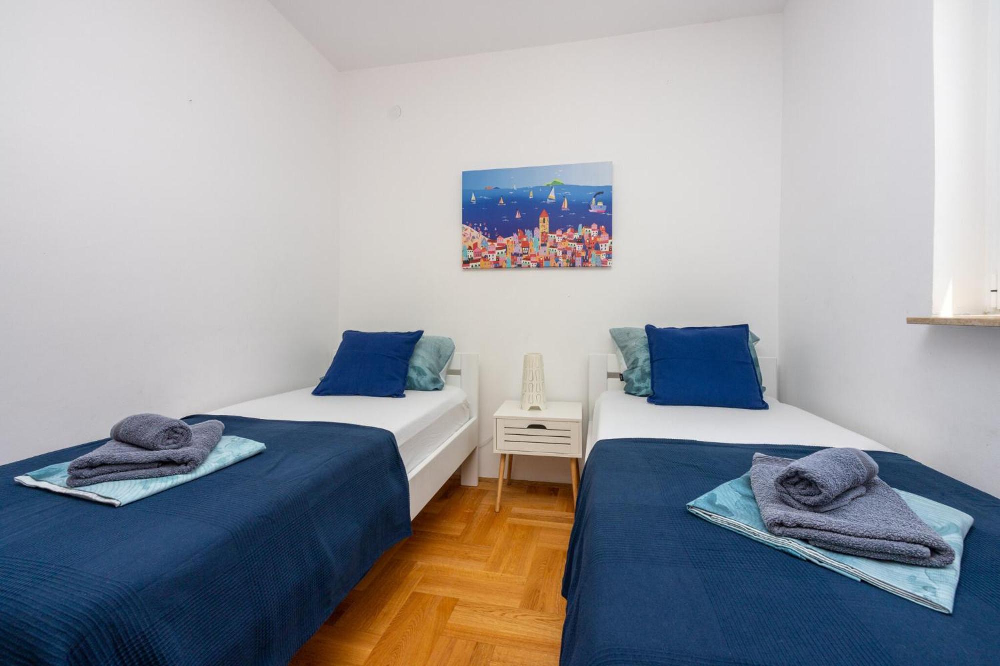 Podvezanec Appartement Dramalj Buitenkant foto