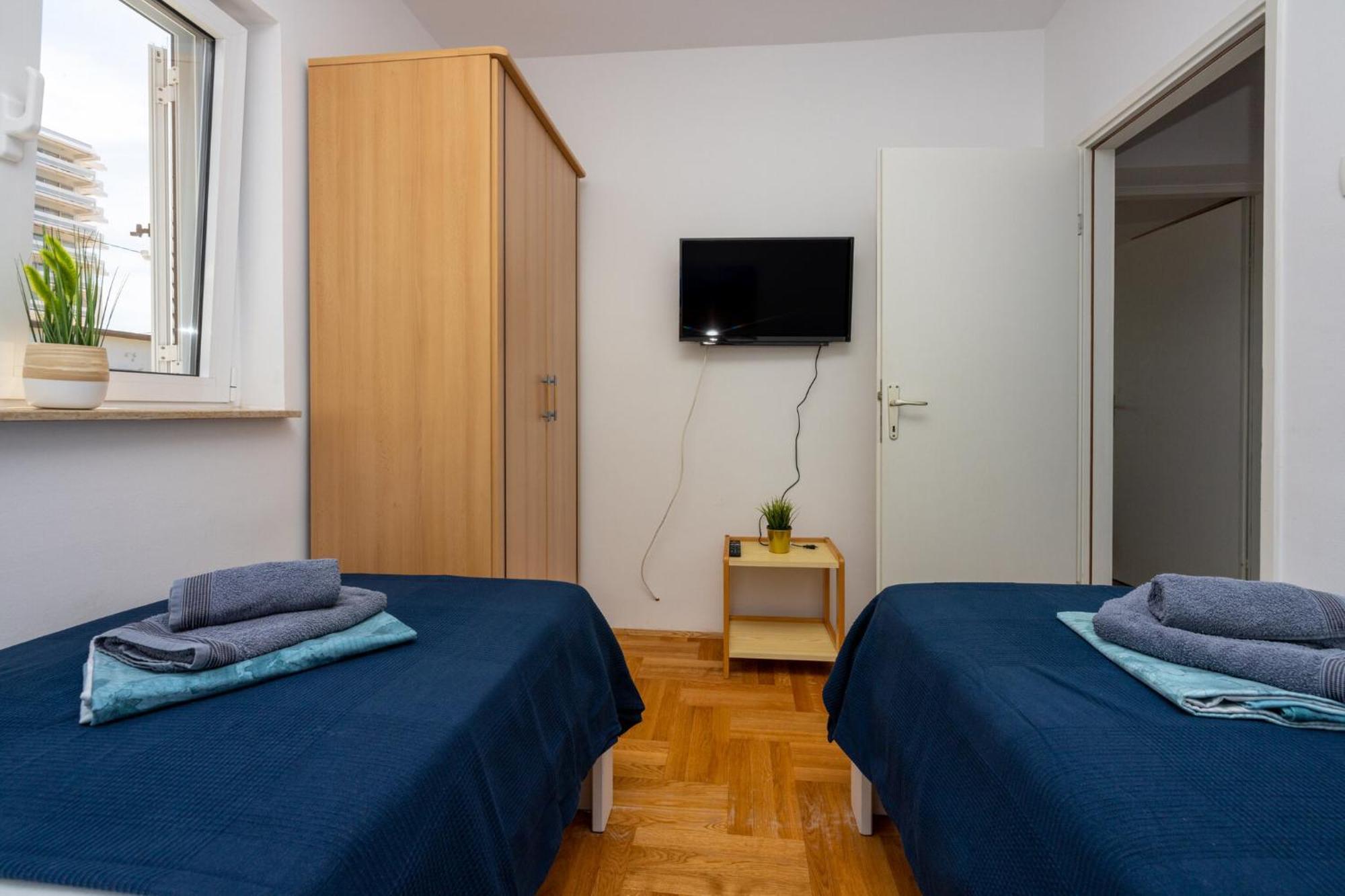 Podvezanec Appartement Dramalj Buitenkant foto