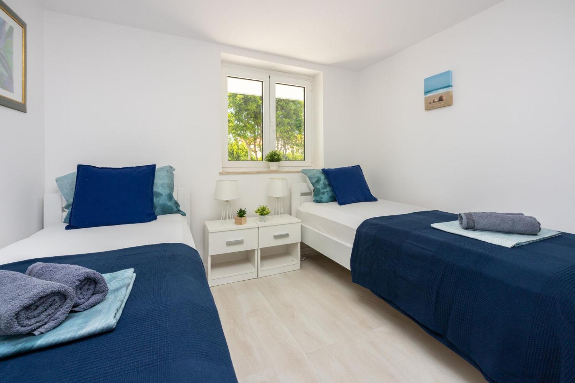 Podvezanec Appartement Dramalj Buitenkant foto