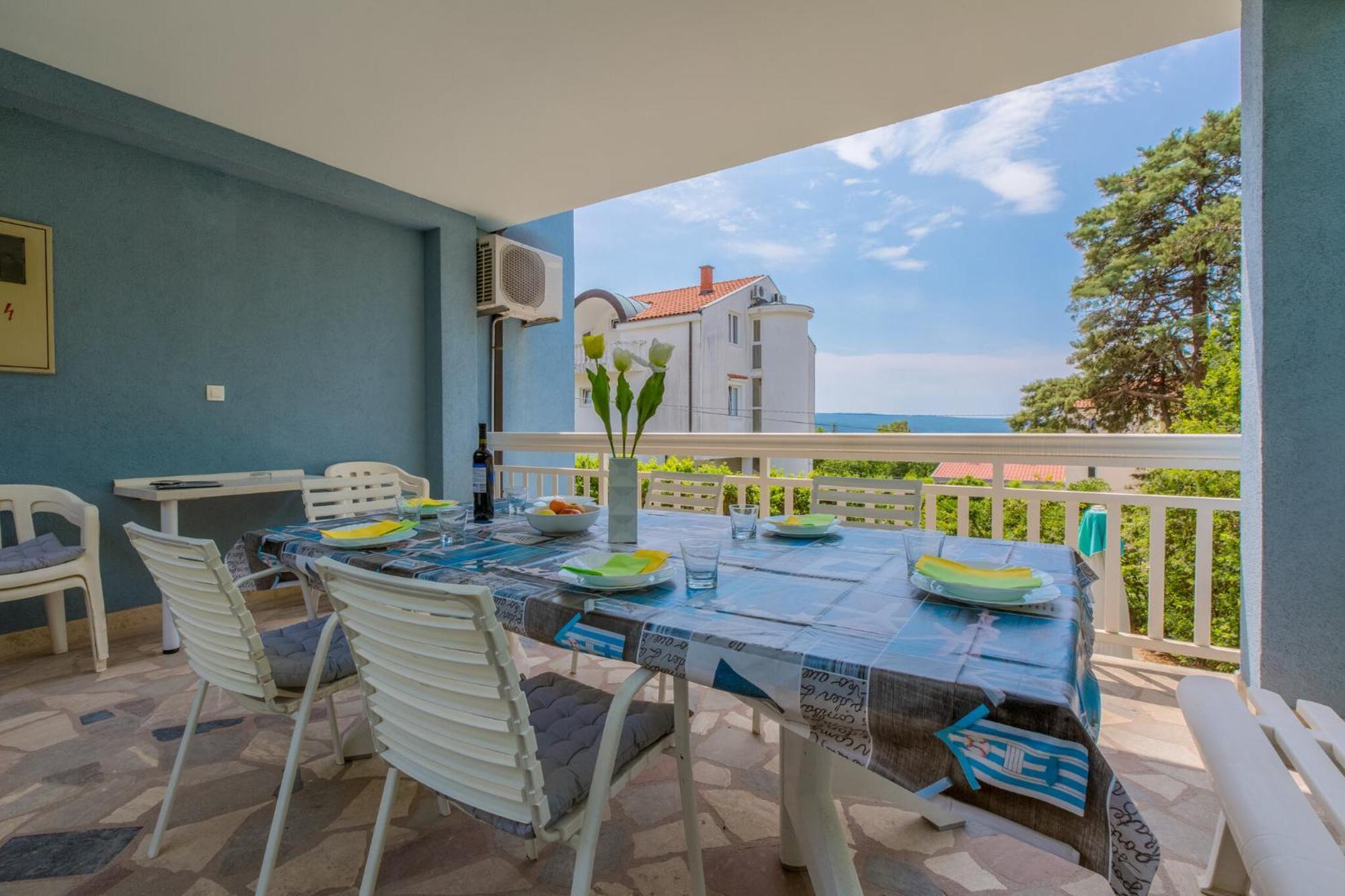 Podvezanec Appartement Dramalj Buitenkant foto