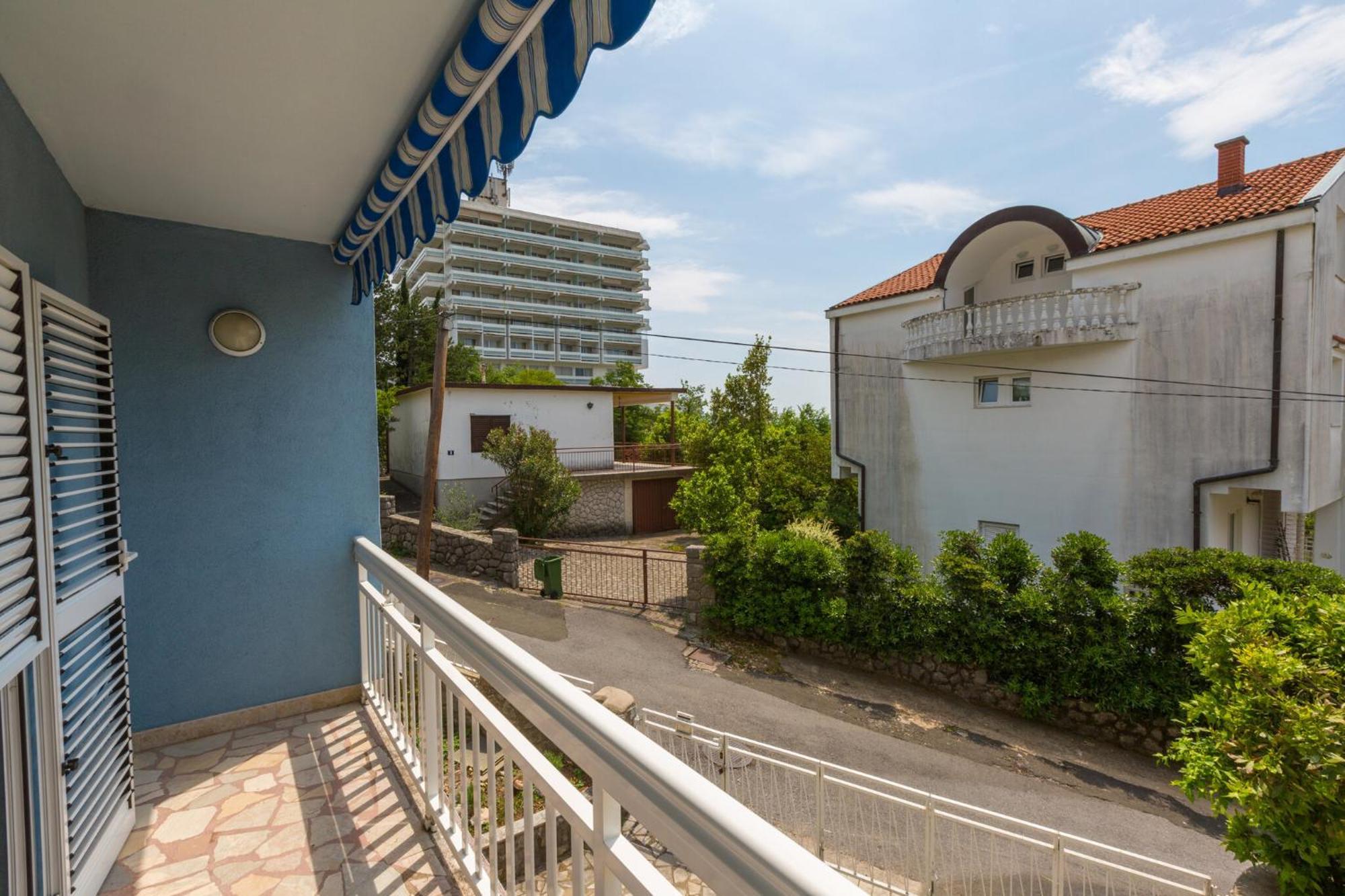 Podvezanec Appartement Dramalj Buitenkant foto