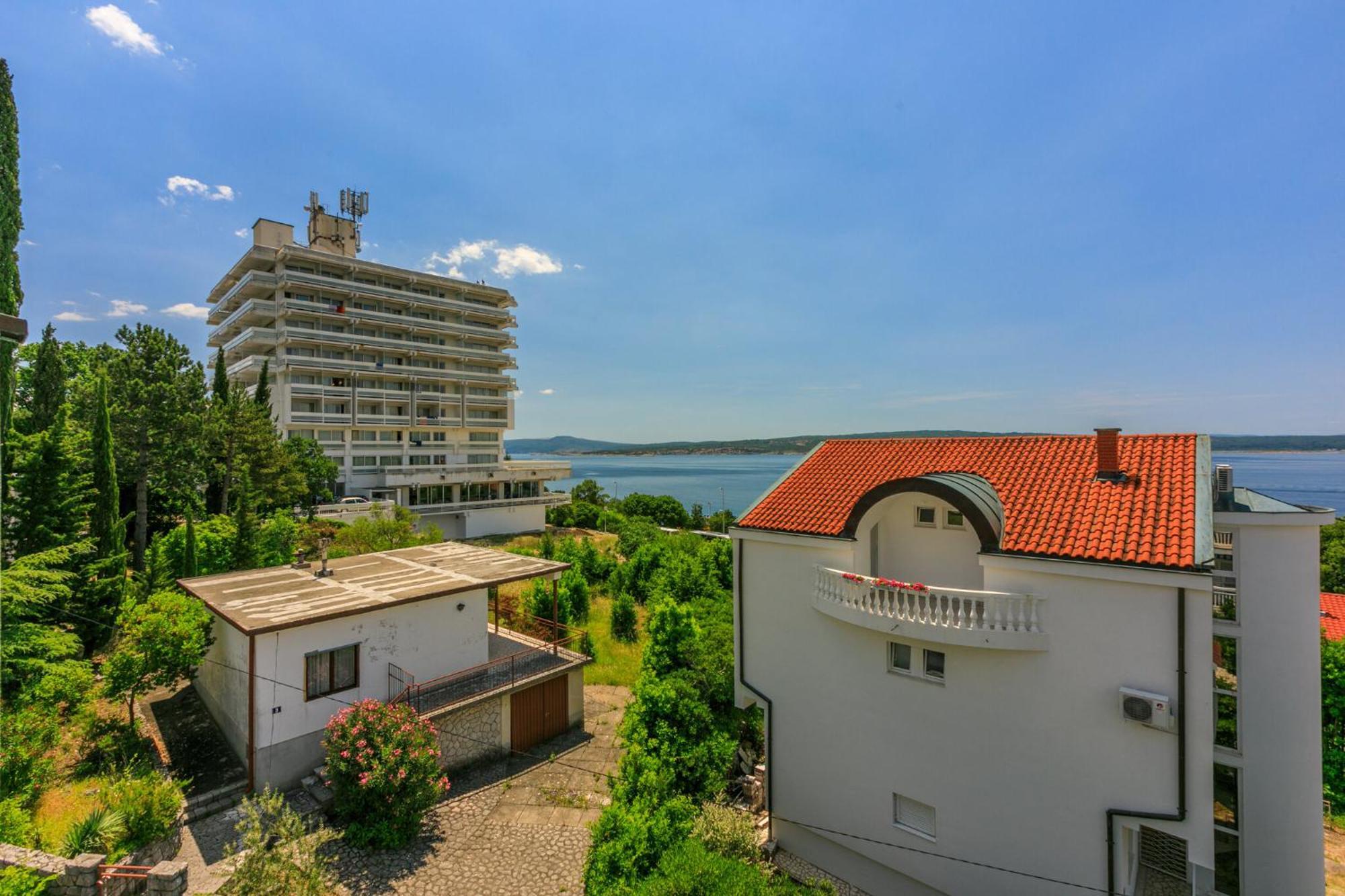 Podvezanec Appartement Dramalj Buitenkant foto