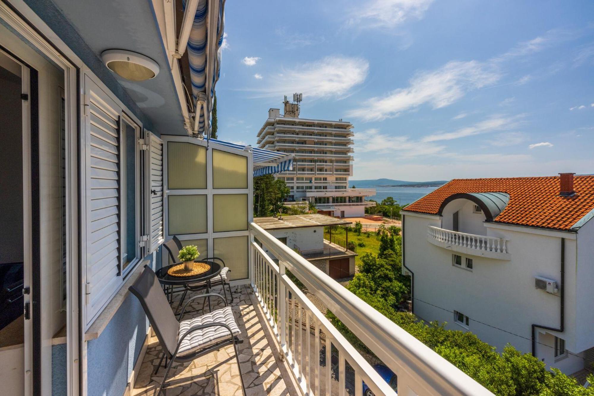 Podvezanec Appartement Dramalj Buitenkant foto