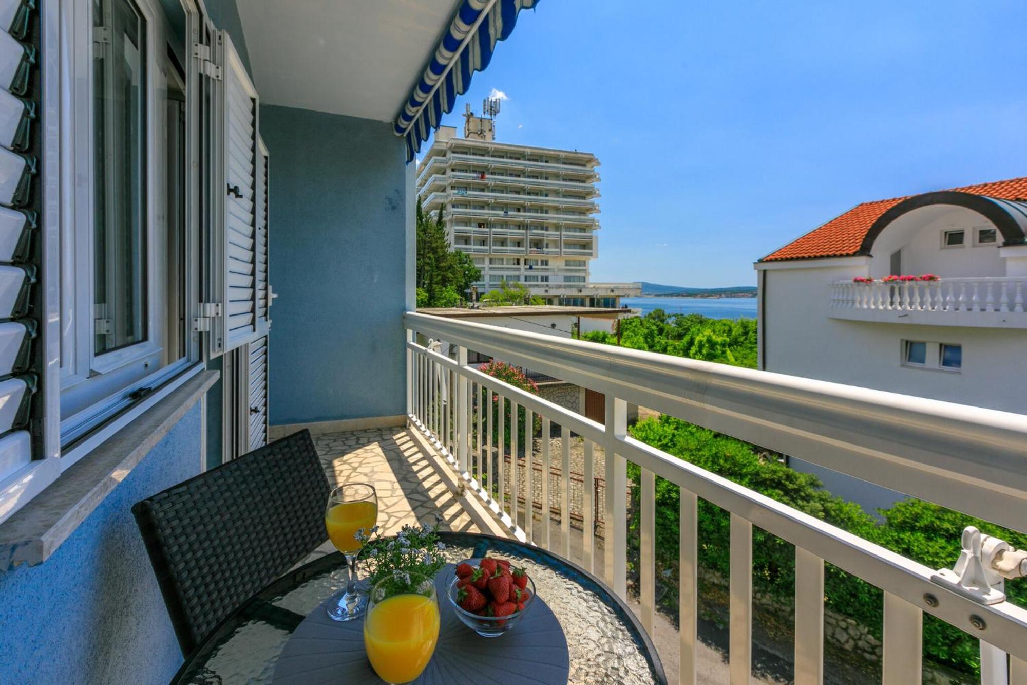 Podvezanec Appartement Dramalj Buitenkant foto
