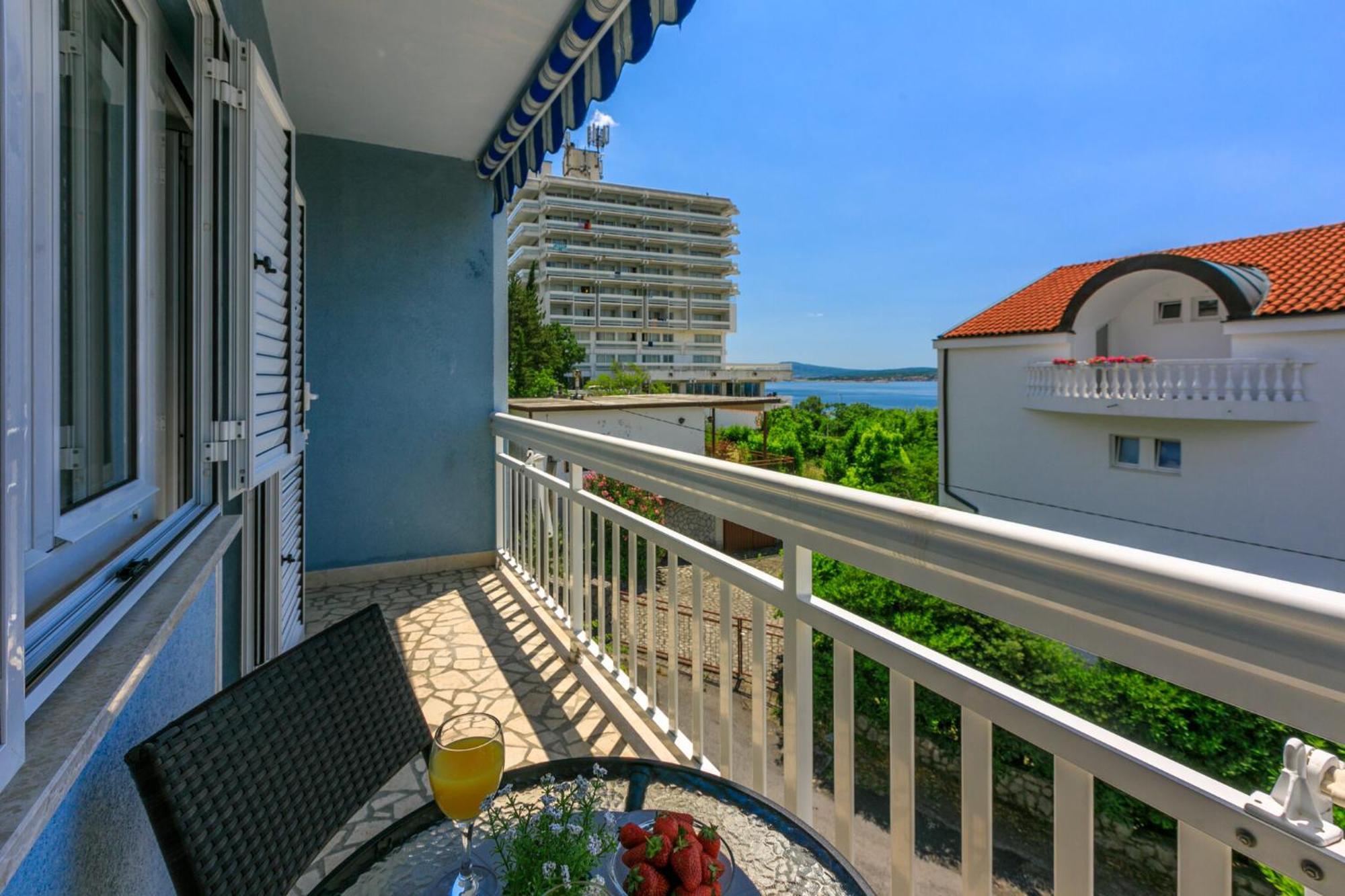 Podvezanec Appartement Dramalj Buitenkant foto
