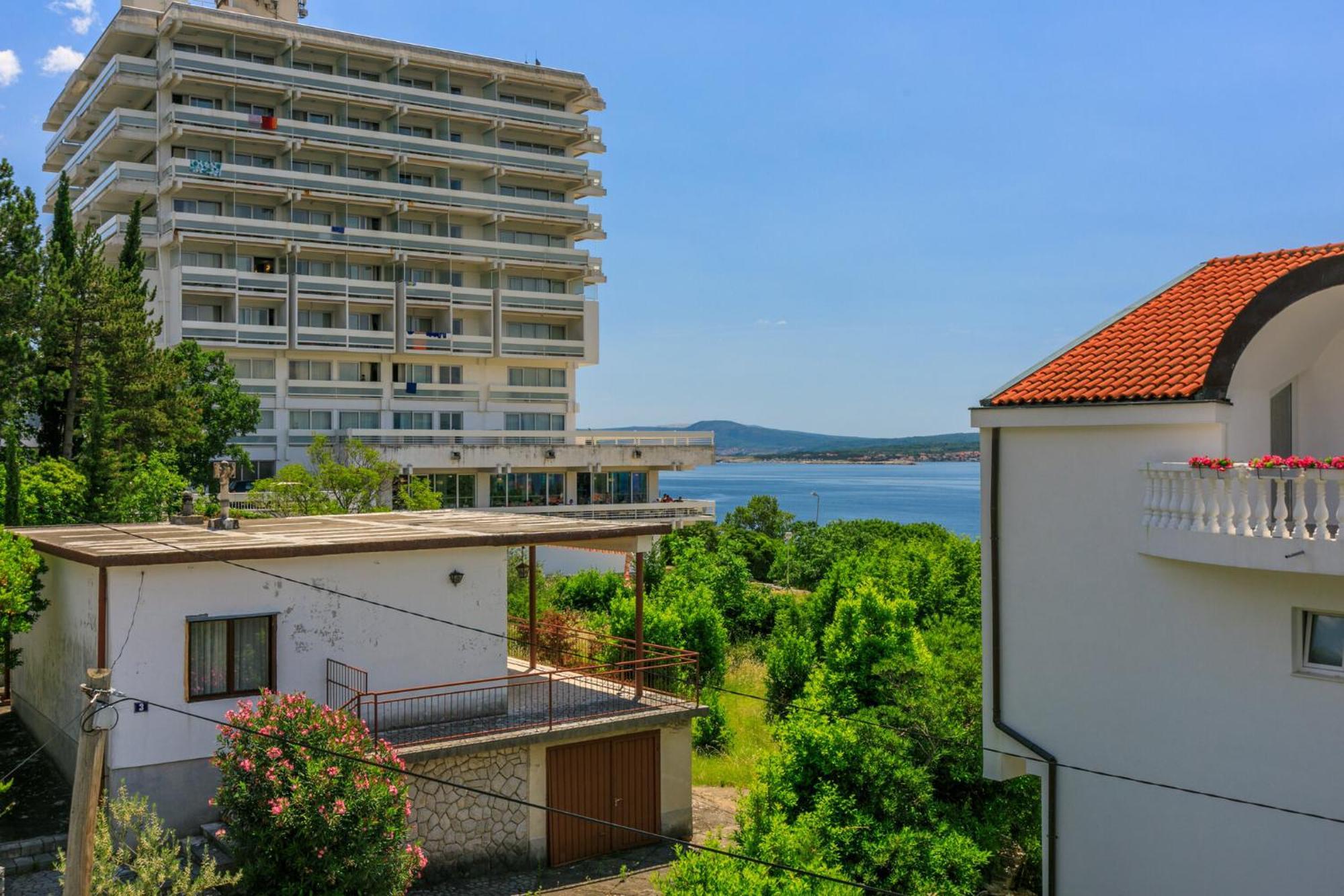 Podvezanec Appartement Dramalj Buitenkant foto