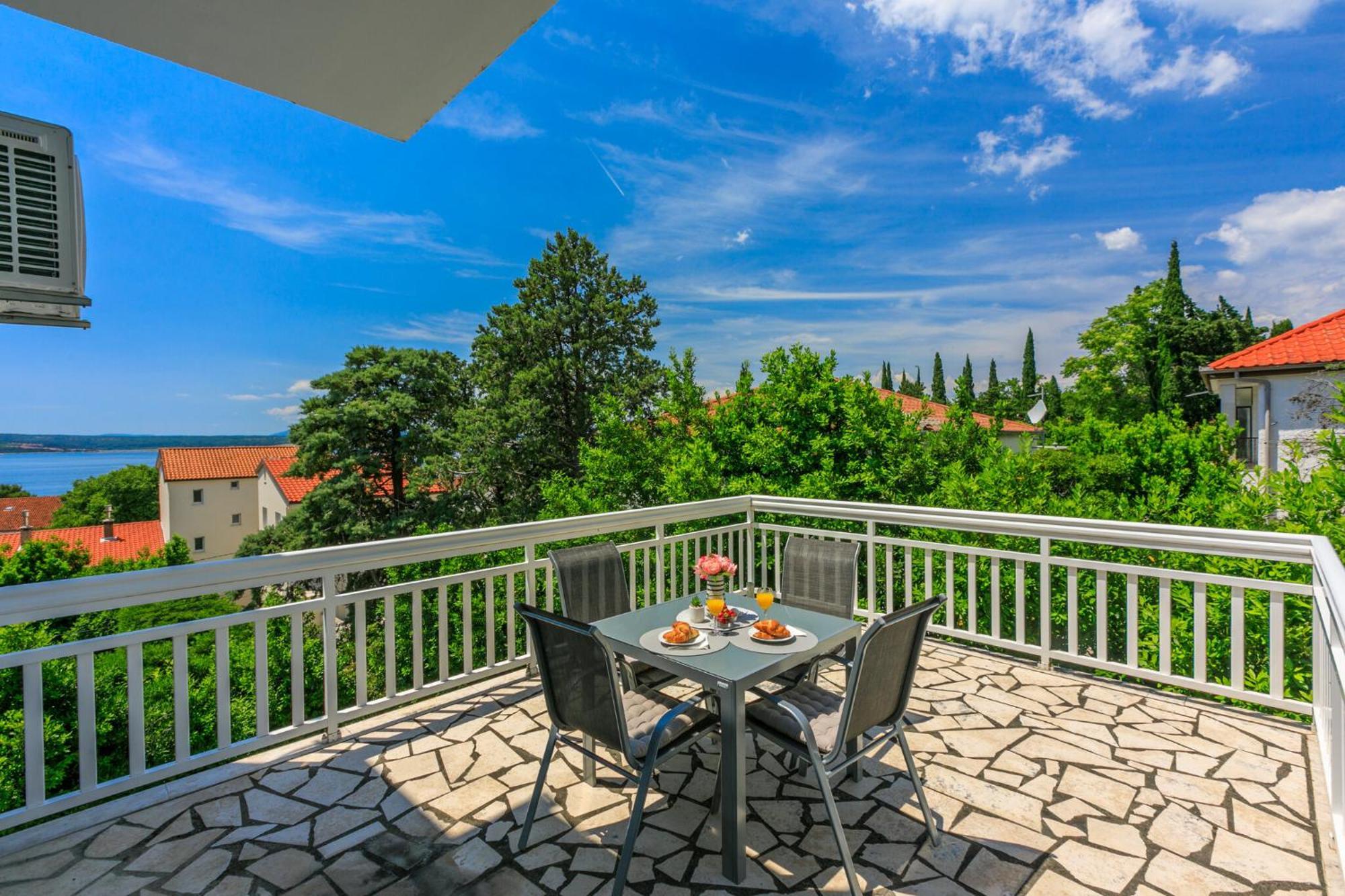 Podvezanec Appartement Dramalj Buitenkant foto