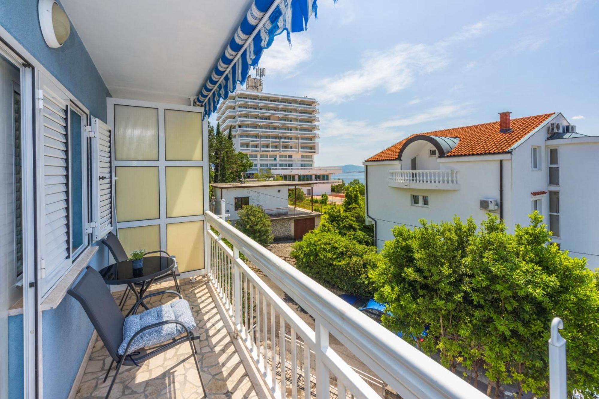 Podvezanec Appartement Dramalj Buitenkant foto
