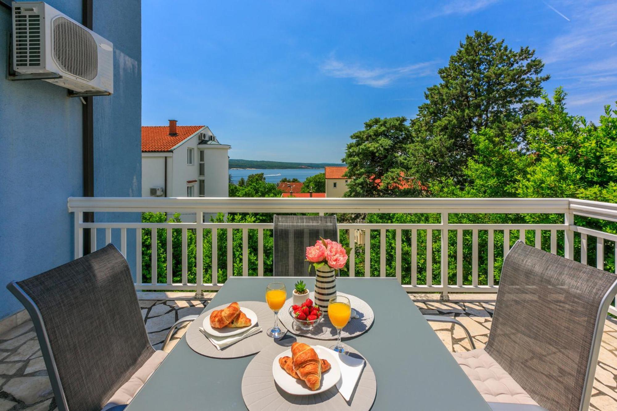Podvezanec Appartement Dramalj Buitenkant foto
